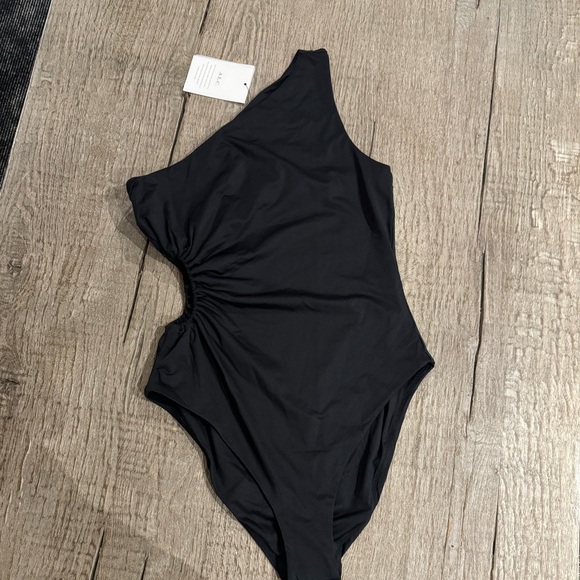 ALC Delphina One Sholder Swimsuit in BLACK. - Picture 7 of 11